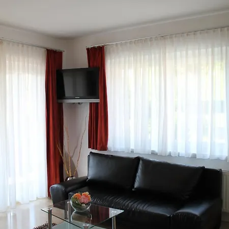 Πανσιόν Steinbichler - Und Check In 24-7 3*