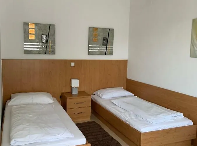 Vendégház Steinbichler - Und Check In 24-7 3*