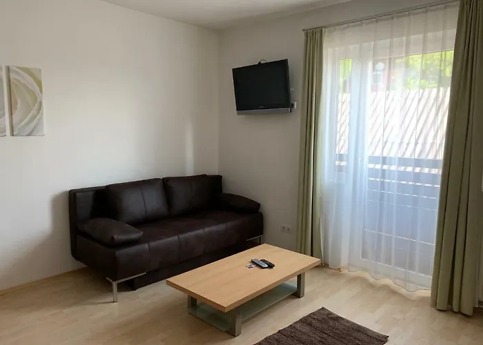 Vendégház Steinbichler - Und Check In 24-7 3*