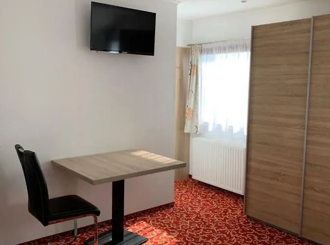 Vendégház Steinbichler - Und Check In 24-7 3*